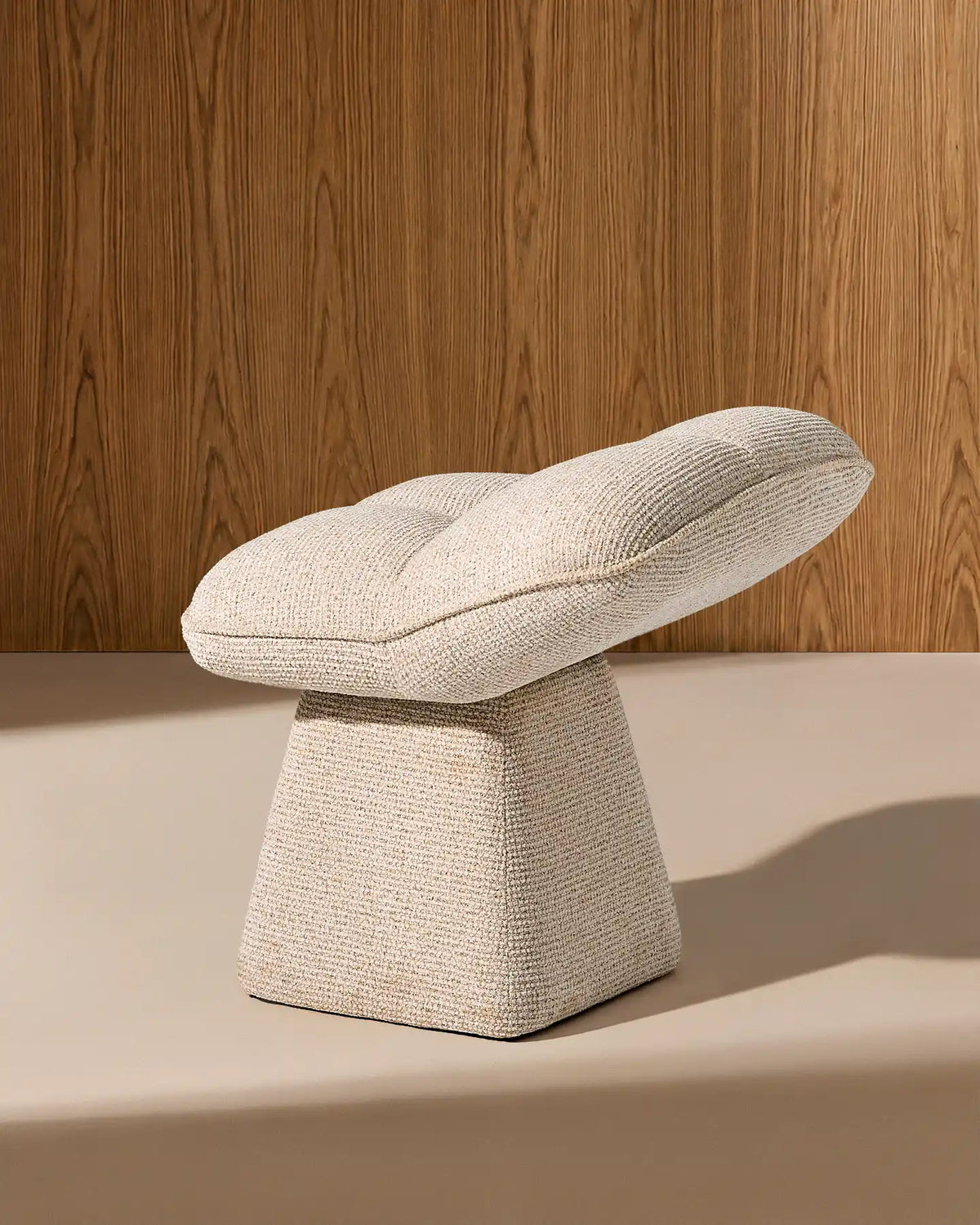 Liora Chenille-Schminktisch-Hocker – Komfort mit sanften Kurven