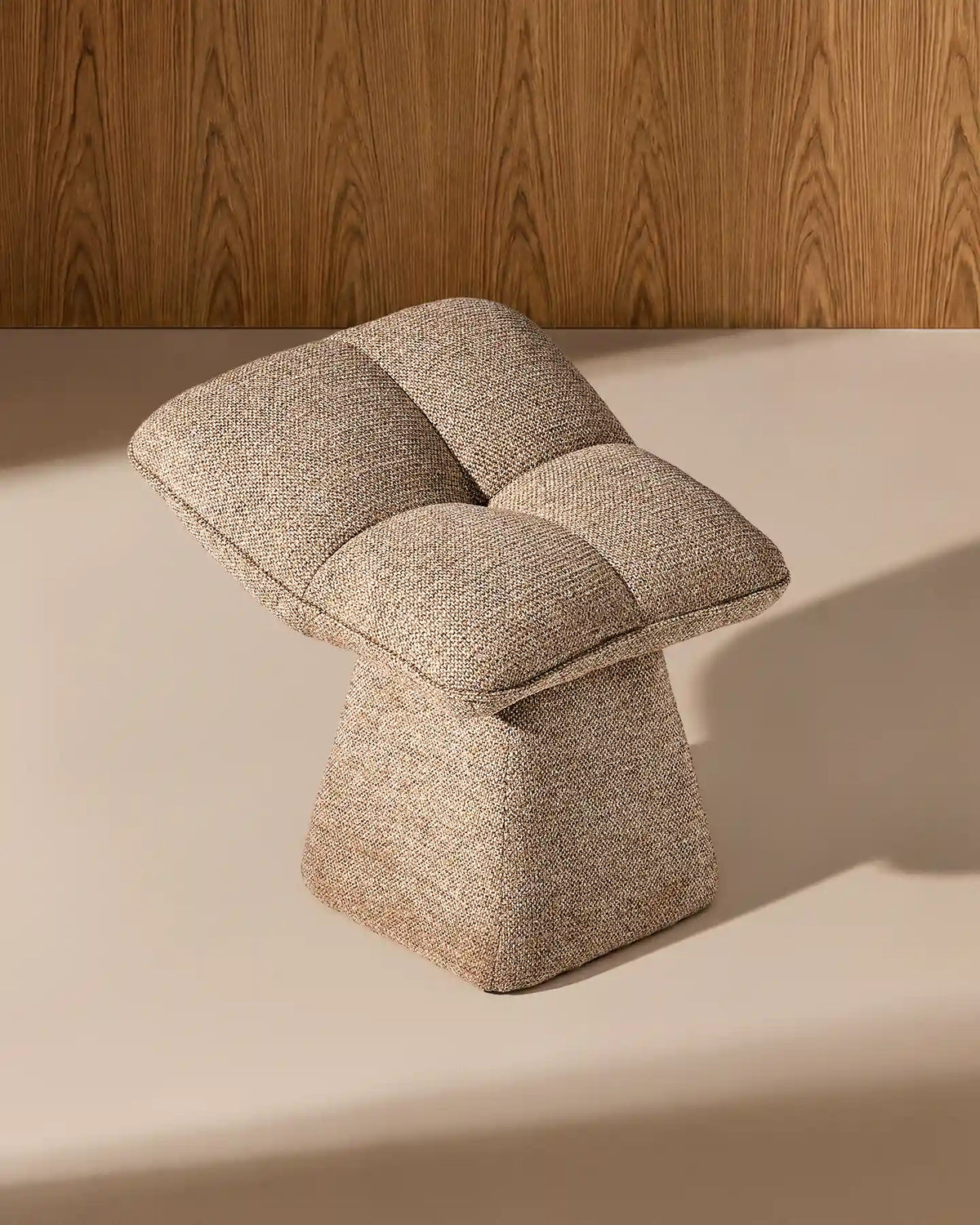 Liora Chenille-Schminktisch-Hocker – Komfort mit sanften Kurven