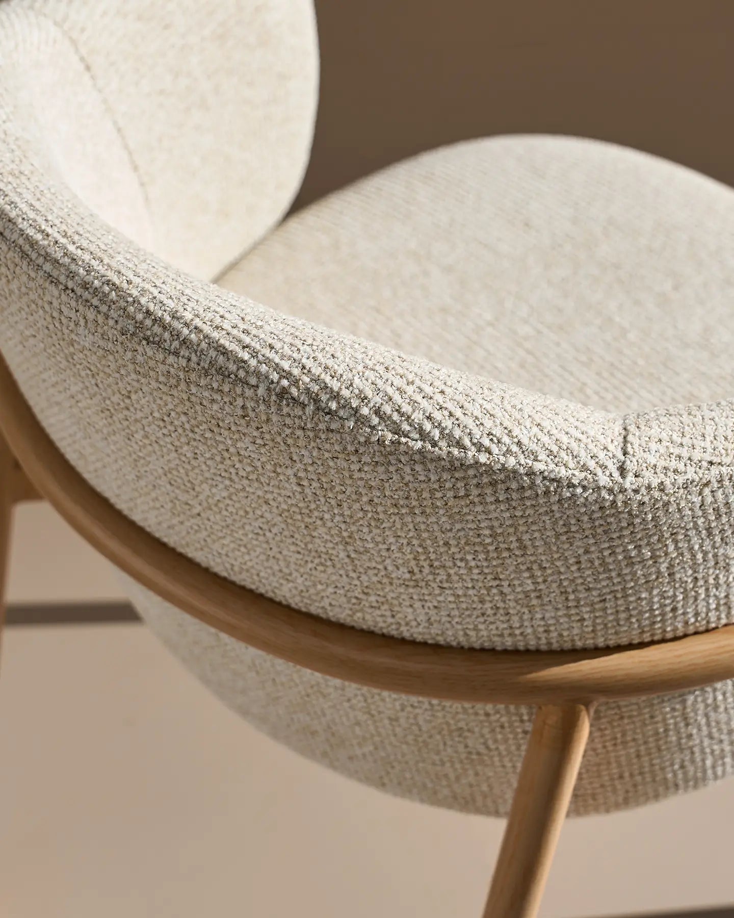 Nolan Esszimmerstuhl mit Chenillebezug in Beige