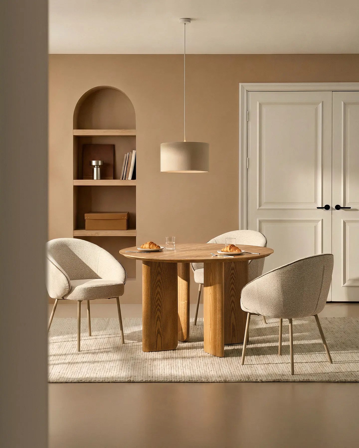 Elowen Esszimmerstuhl mit Chenillebezug in Beige