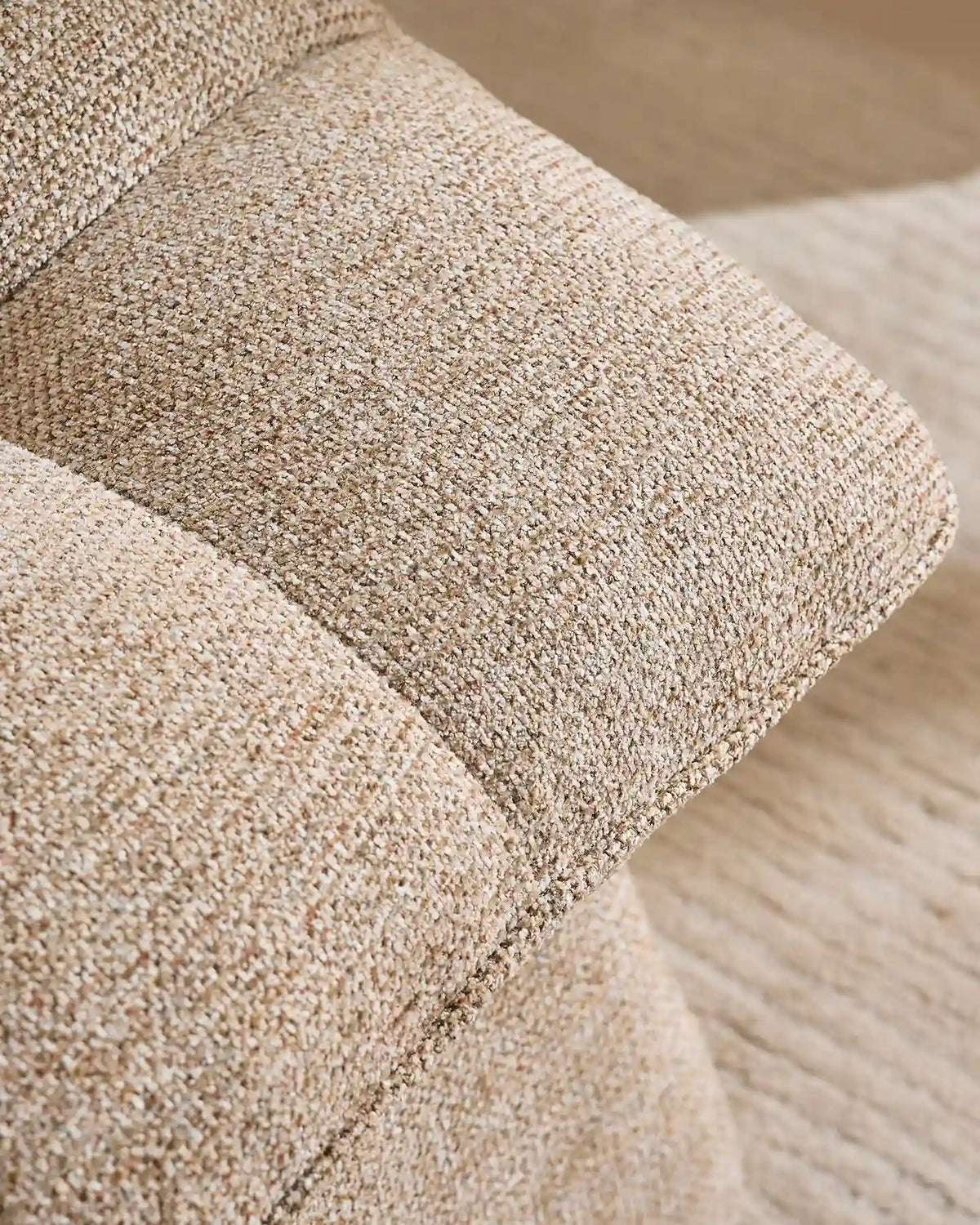 Liora Chenille-Schminktisch-Hocker – Komfort mit sanften Kurven