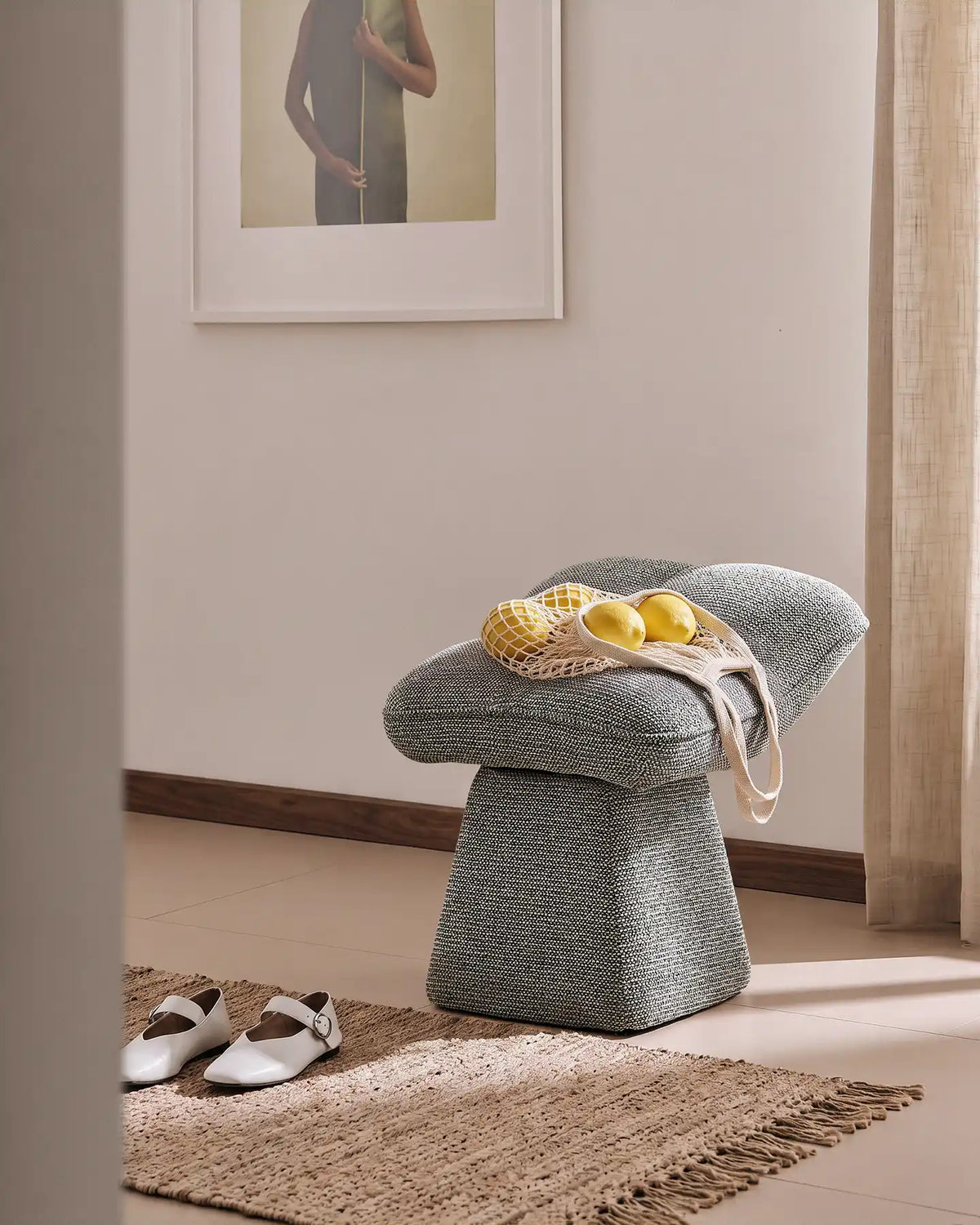 Liora Chenille-Schminktisch-Hocker – Komfort mit sanften Kurven