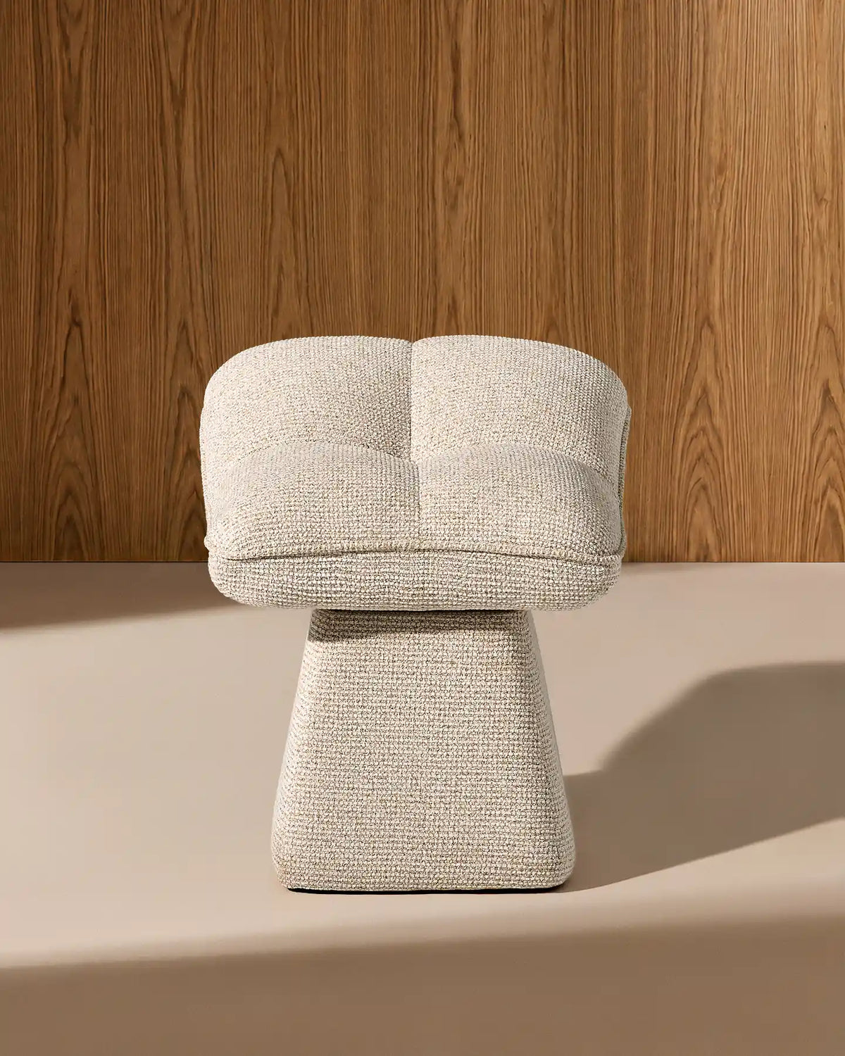 Liora Chenille-Schminktisch-Hocker – Komfort mit sanften Kurven