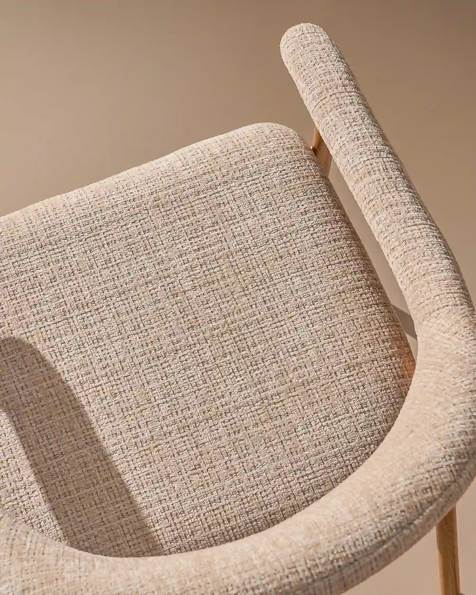 Arlo Esszimmerstuhl mit Chenillebezug in Taupe