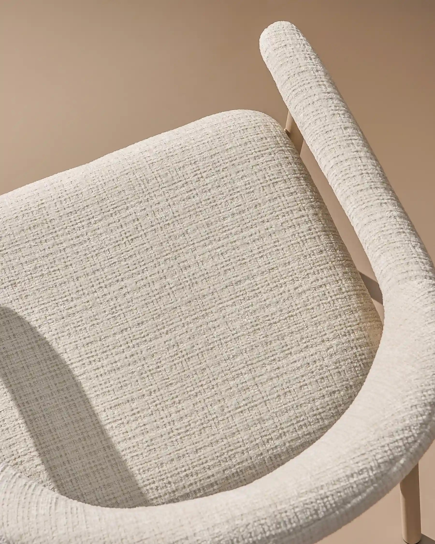 Arlo Esszimmerstuhl mit Chenillebezug in Weiß & Beige