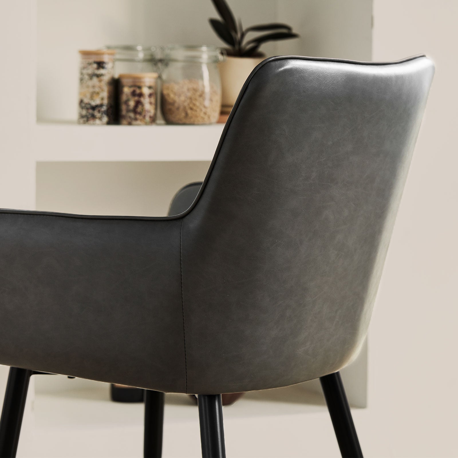 Muhsina Armlehnstühle aus Kunstleder (2er-Set)