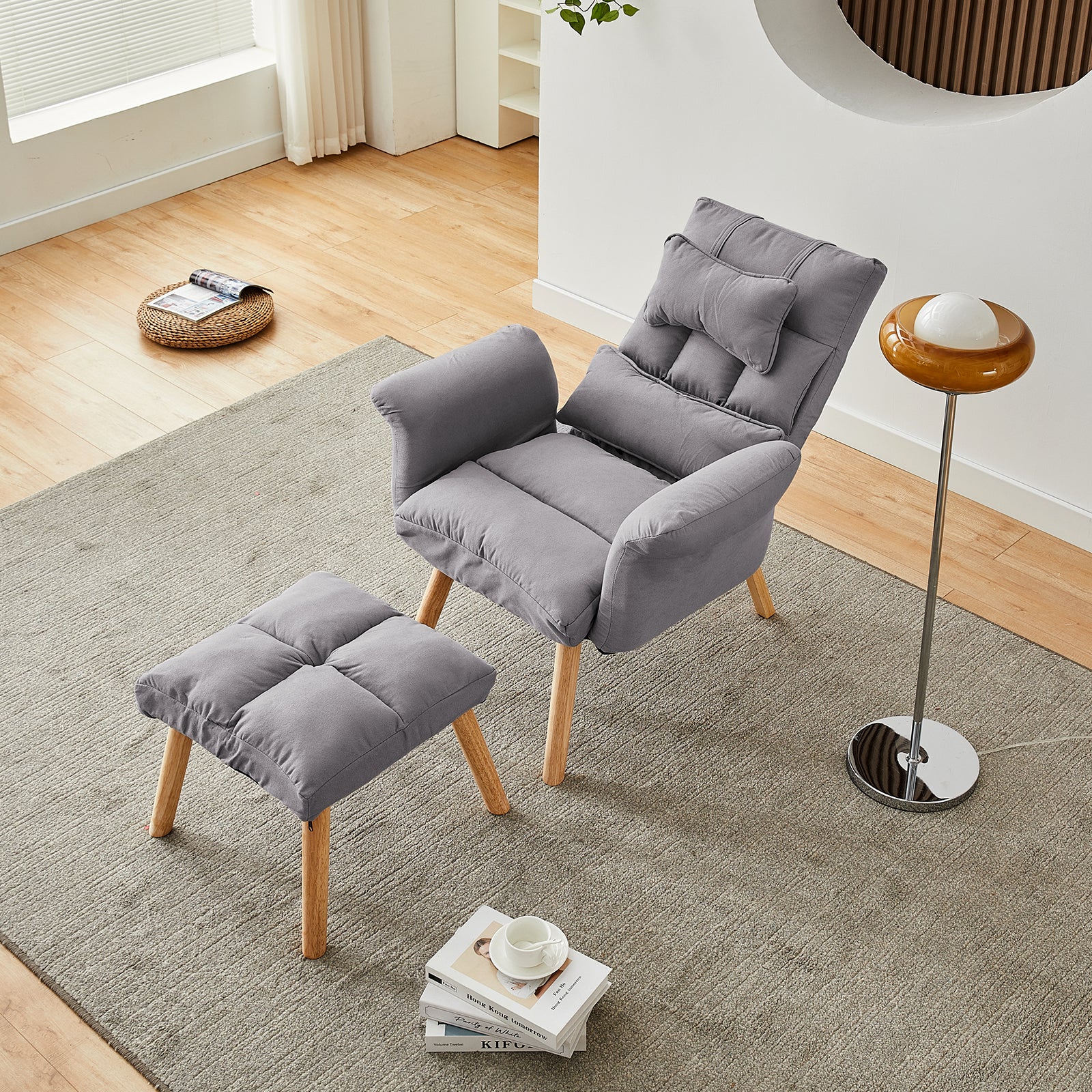 Elva Relaxsessel mit Hocker aus Leinen