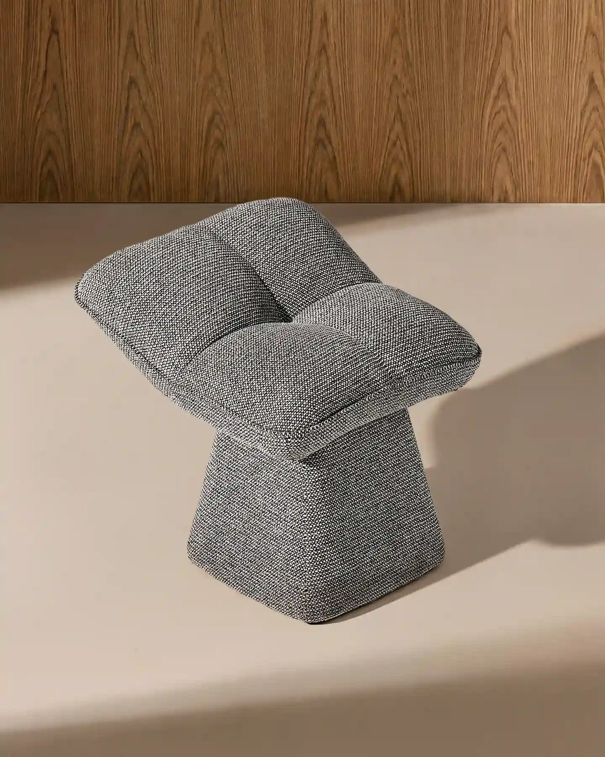 Liora Chenille-Schminktisch-Hocker – Komfort mit sanften Kurven