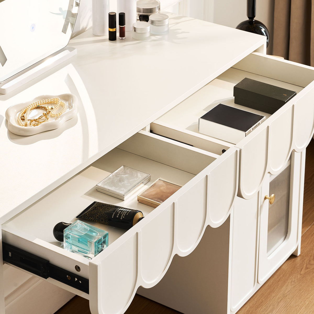 Doris Cloud Schminktisch