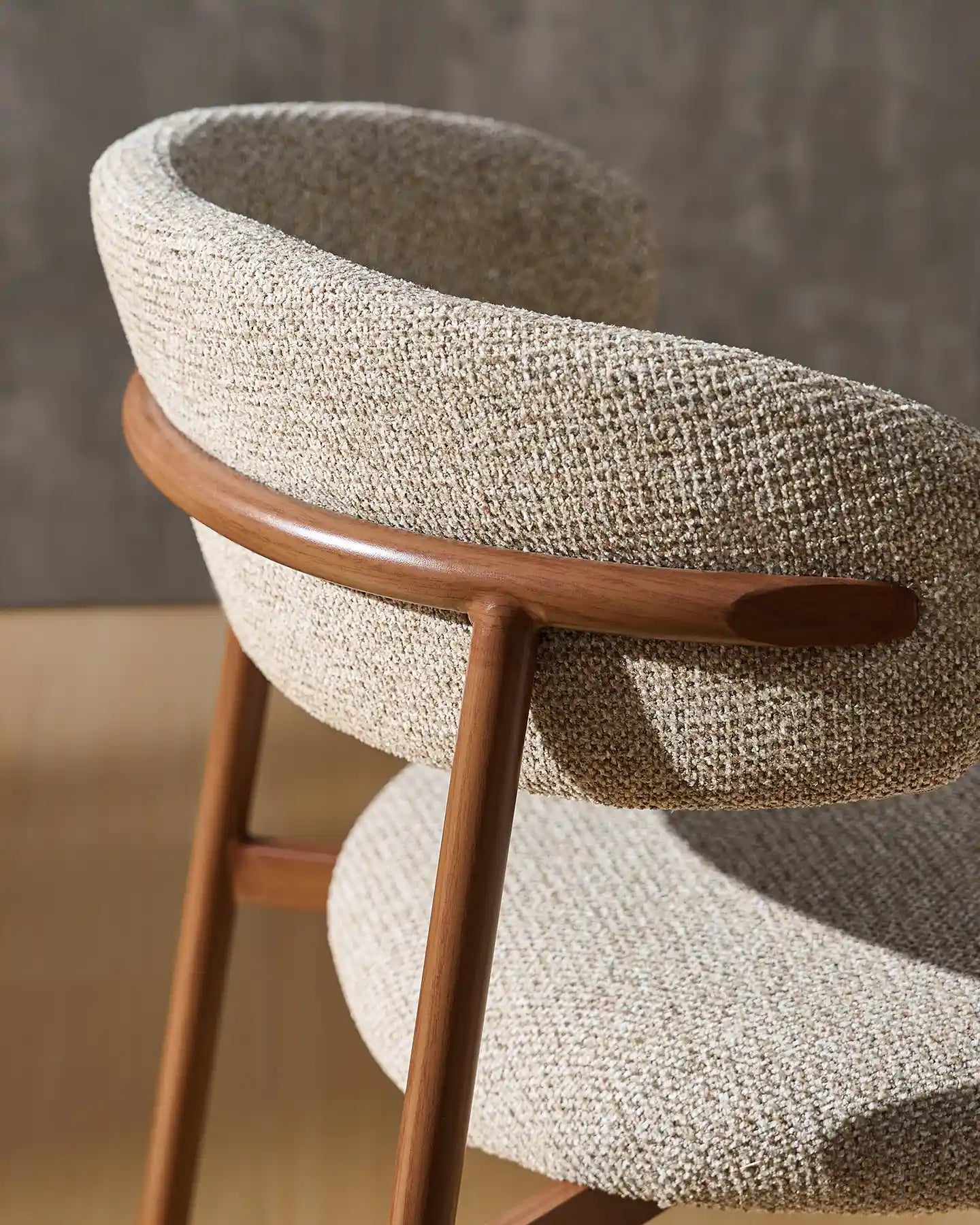 Rowan Esszimmerstuhl mit Chenillebezug in Taupe