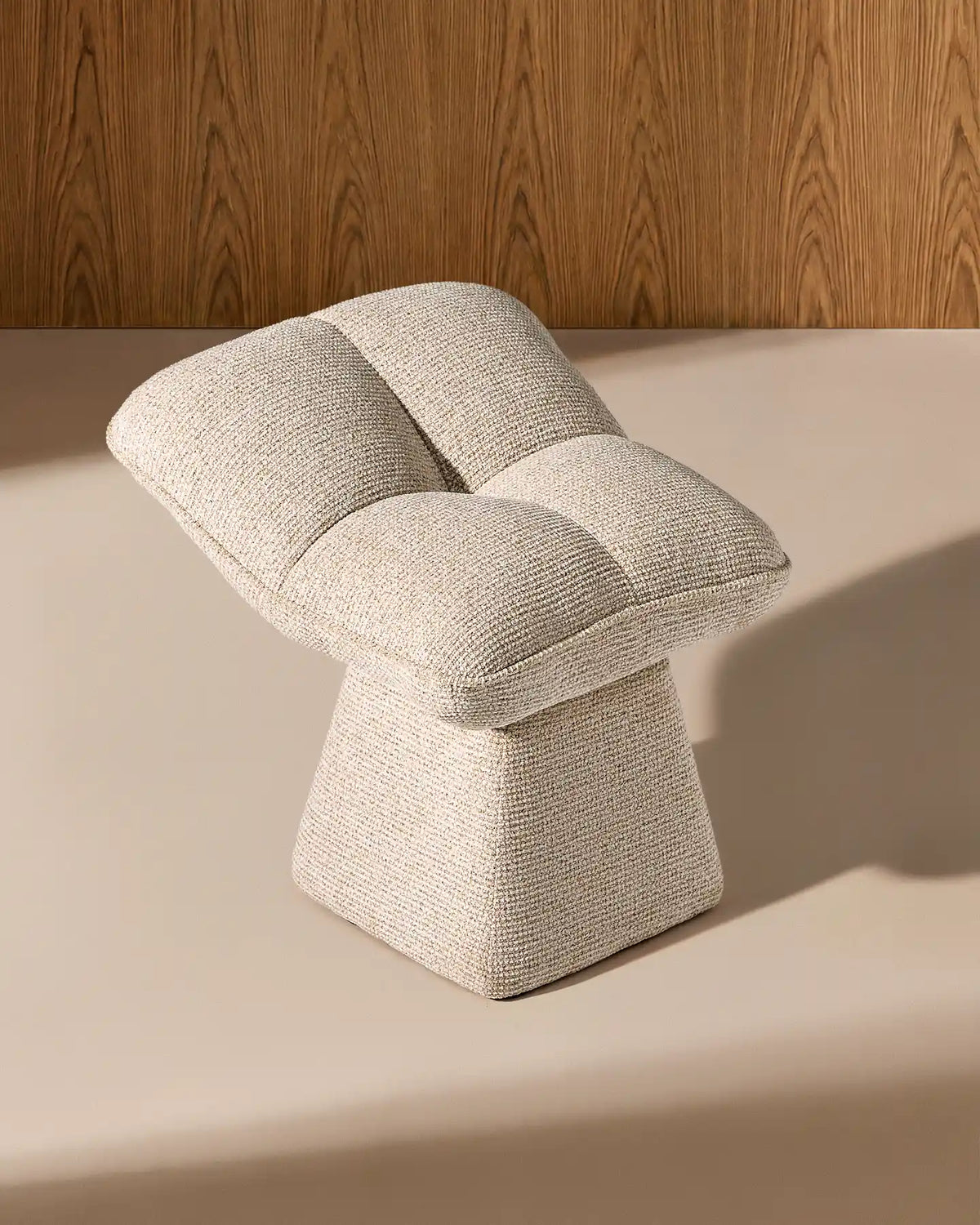 Liora Chenille-Schminktisch-Hocker – Komfort mit sanften Kurven