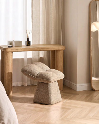 Liora Chenille-Schminktisch-Hocker – Komfort mit sanften Kurven