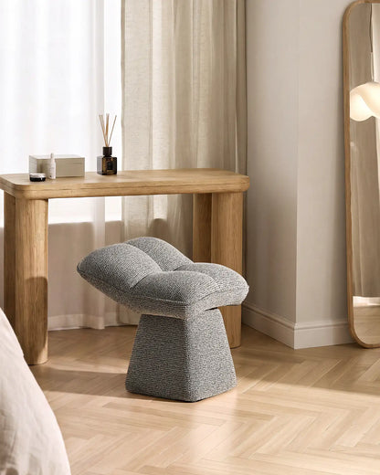 Liora Chenille-Schminktisch-Hocker – Komfort mit sanften Kurven