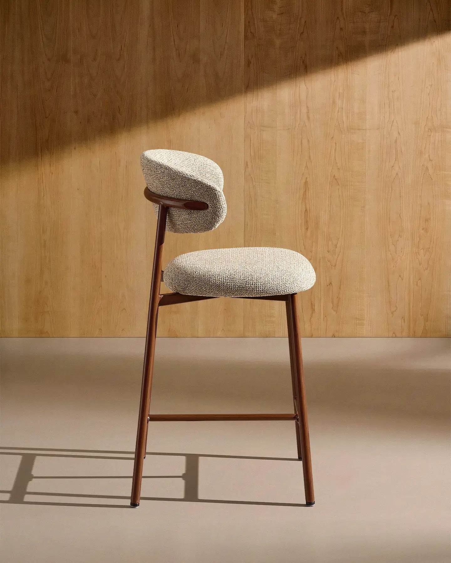 Rowan Barhocker mit Chenillebezug in Taupe