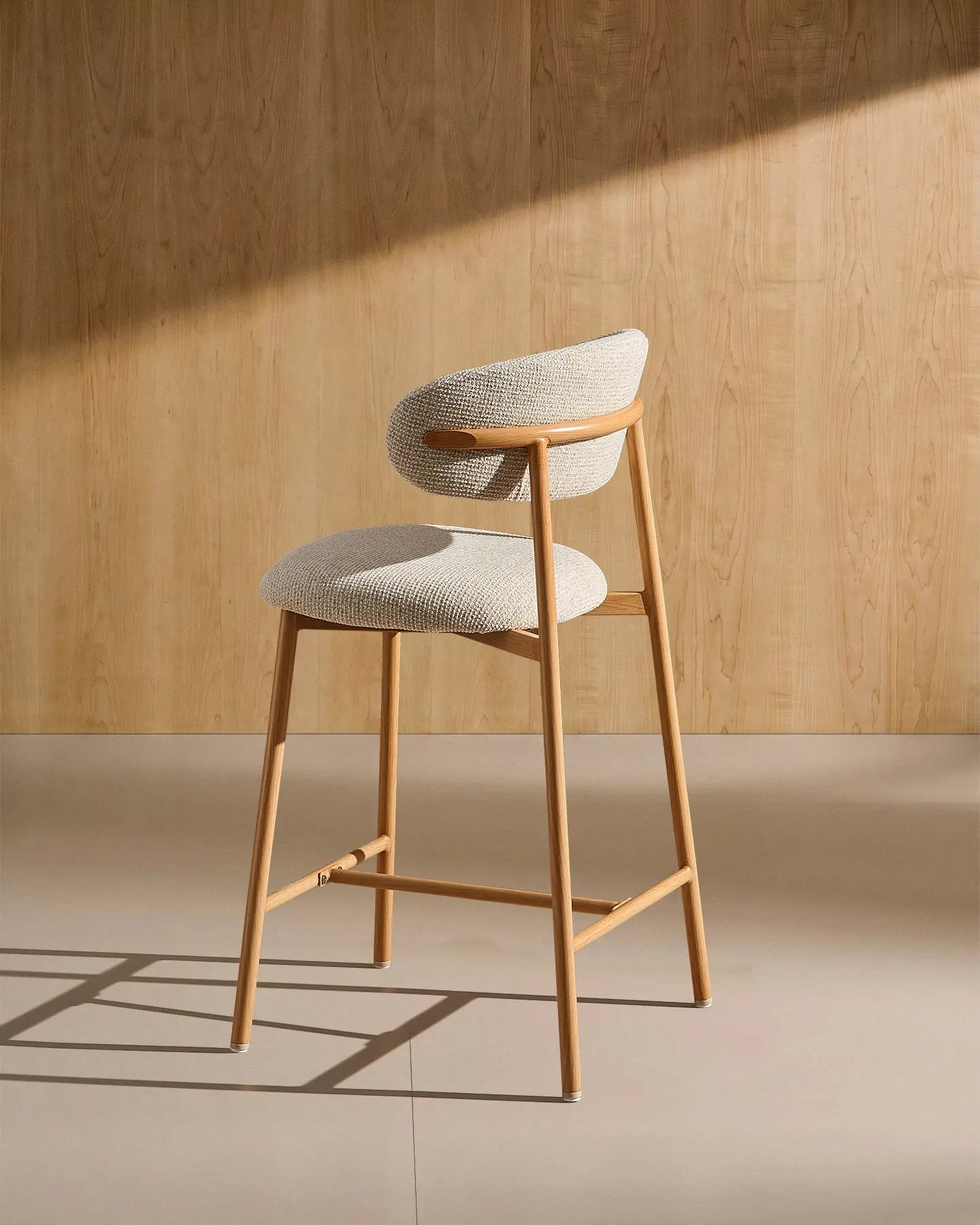 Rowan Barhocker mit Chenillebezug in Beige