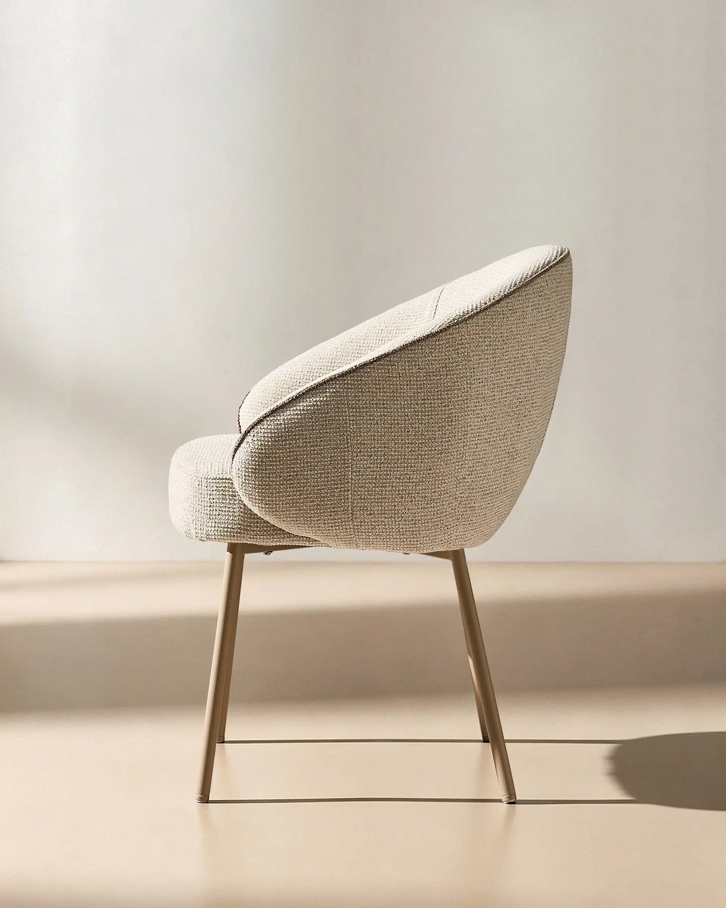 Elowen Esszimmerstuhl mit Chenillebezug in Beige
