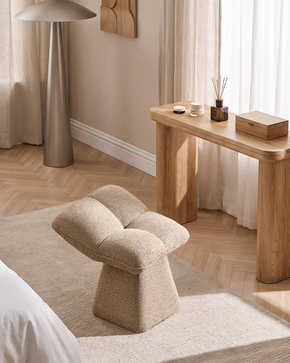 Liora Chenille-Schminktisch-Hocker – Komfort mit sanften Kurven