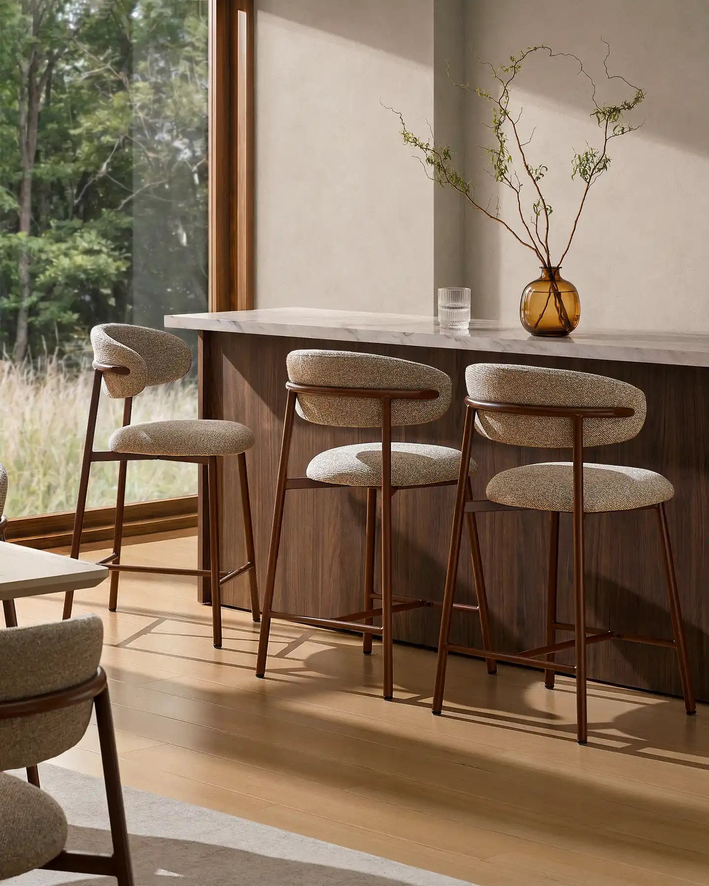 Rowan Barhocker mit Chenillebezug in Taupe