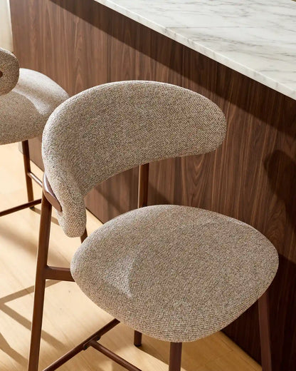 Rowan Barhocker mit Chenillebezug in Taupe