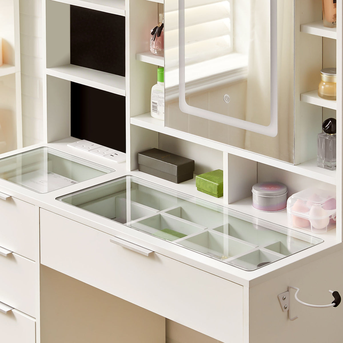 Dorla Schminktisch mit Schmuckaufbewahrung & Hocker