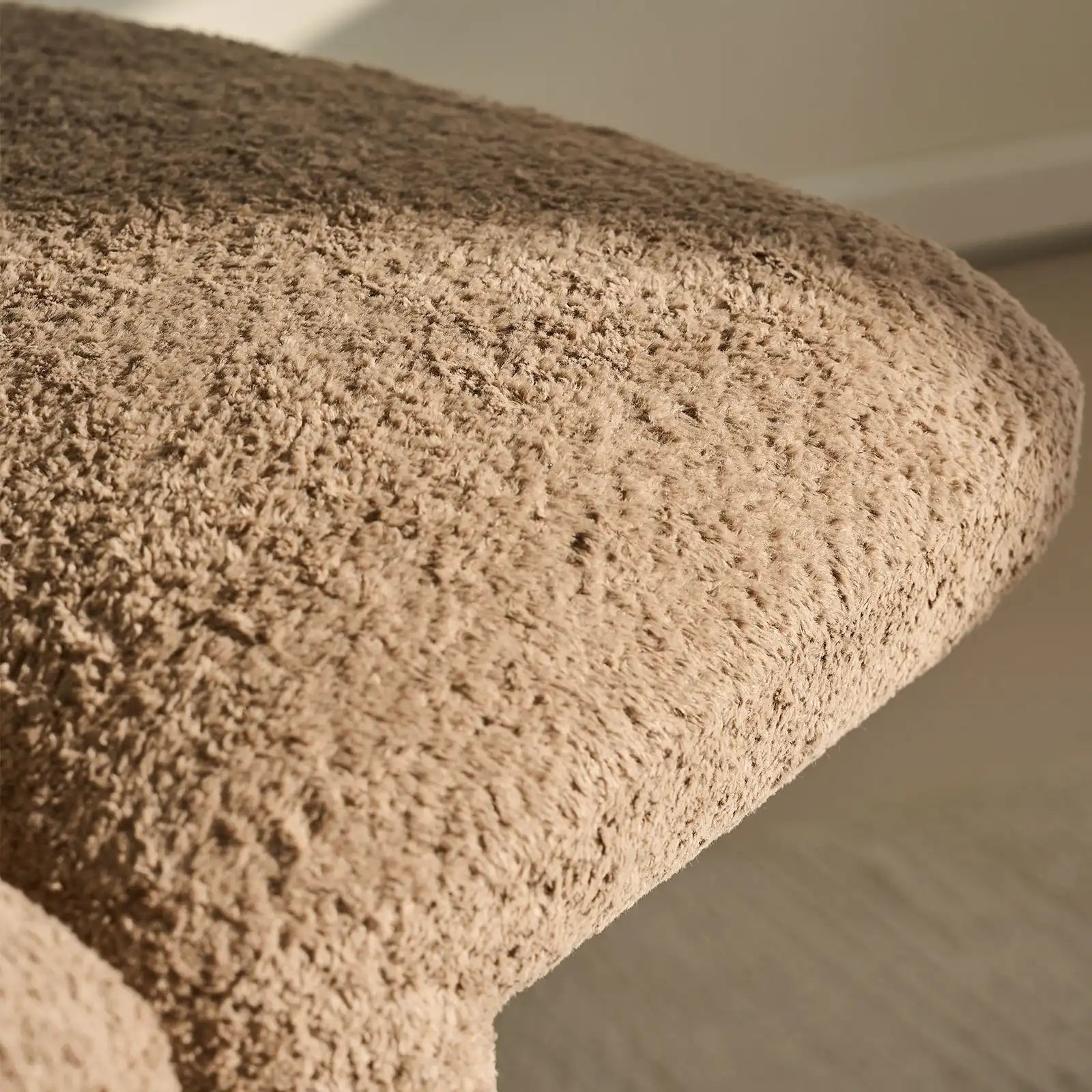 Faye Butterfly Schminktisch-Hocker – Designer Edition in Teddy Braun