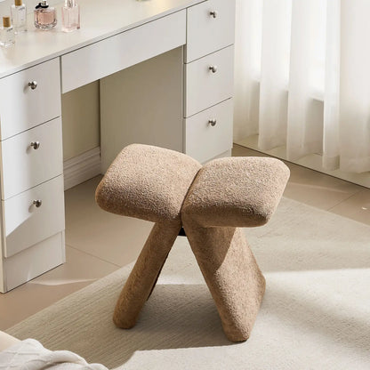 Faye Butterfly Schminktisch-Hocker – Designer Edition in Teddy Braun