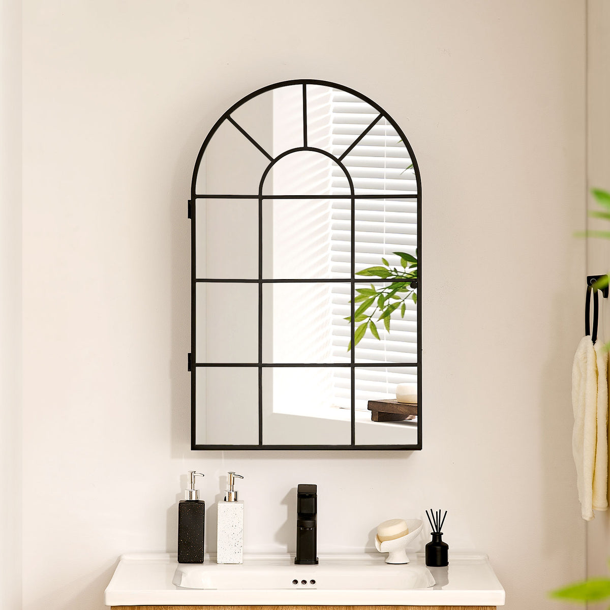 Margot Spiegelschrank