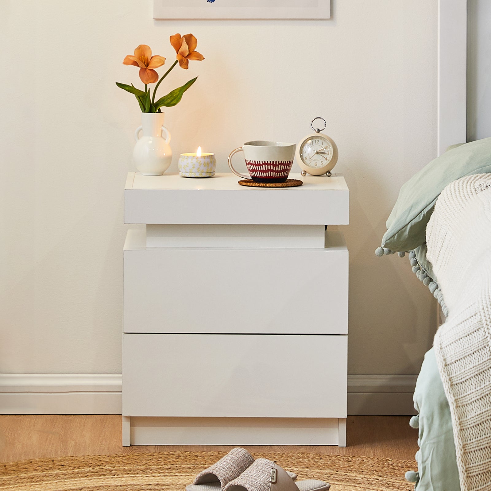 Kumar Nachttisch mit Licht